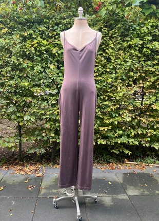 Taupe/mauve turnover jumpsuit – spaghetti-bandjes, zachte stretch-jersey, rechte/wide-leg pijpen, brand: Turnover, condizioni: Ottime, taglia: L / IT 44 / EU 40, €2.50, €3.33 include la Protezione acquisti
