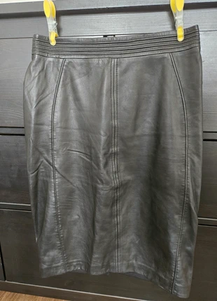 Kokerrok zwart 100% lamsleer Reiss maat 38, marque: Reiss, état: Neuf sans étiquette, taille: M / 38 / 10, 75,00 €, 79,45 € Protection acheteurs incluse