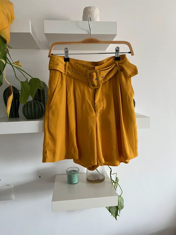 Pantalon amarillo Stradivarius talla S Vinted