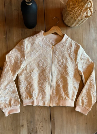 Blouson bomber beige broderie fleurs zippé – Taille M, marke: Vintage Dressing, zustand: Sehr gut, größe: M / 38 / 10, 25,00 €, 26,95 € inklusive Vinted-Käuferschutz