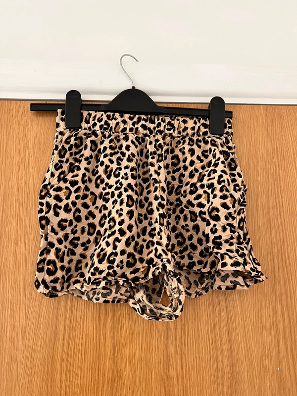 H&m leopard shop shorts