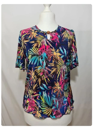 T-shirt plissé fleurs multicolore La Femme Moderne des années 2000-2010, marca: La Femme Moderne, estado: Muy bueno, tamaño: L / 40 / 12, 15,00 €, 16,45 € Protección al comprador Pro incluida