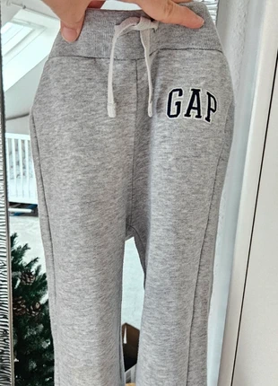 2Y Hose Sweathose Jogginghoe Traininghose, merk: GAP, staat: Goed, maat: 18-24 maanden / 86 cm, € 2,80, € 3,64 inclusief Kopersbescherming