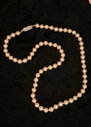 Joli collier vintage de perles de qualitées et beau fermoir, marque: Vintage Chic, état: Bon état, 4,90 €, 5,85 € Protection acheteurs (Pro) incluse