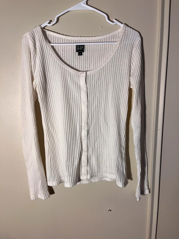 Cream Vintage gap long sleeve 1