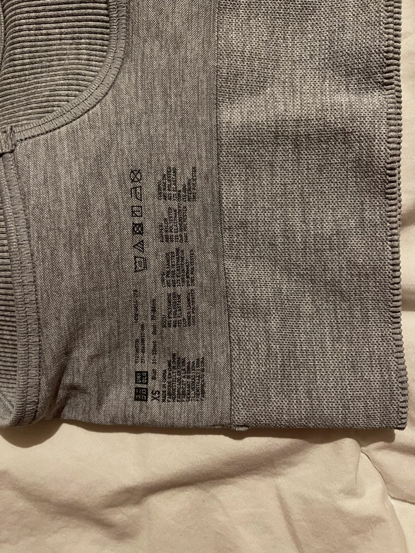 Brassière grise Uniqlo 3