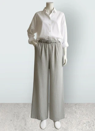 Grey palazzo pants. Two pockets and a belt. Casual and comfortable style. 🩶 Very versatile. Size M., marque: New Collection, état: Très bon état, taille: M / 38 / 10, 8,00 €, 9,10 € Protection acheteurs incluse