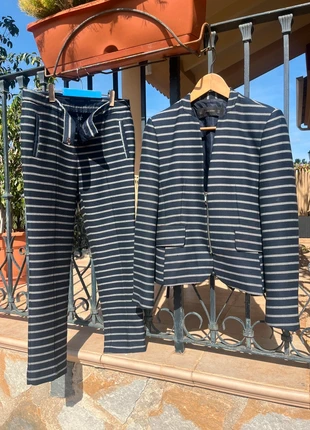 ZARA Traje de mujer Zara – Americana y pantalón a rayas azul marino (elegante y moderno), marque: Zara, état: Très bon état, taille: S / 36 / 8, 42,95 €, 45,80 € Protection acheteurs incluse