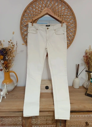 Pantalón Massimo Dutti blanco roto en tejido vaquero elástico, corte skinny fit, talla 40, brand: Massimo Dutti, condizioni: Ottime, taglia: L / IT 44 / EU 40, €22.00, €23.80 include la Protezione acquisti