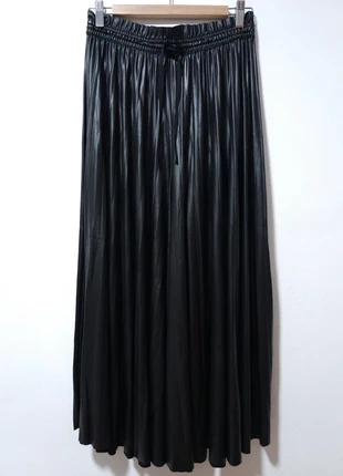 Falda Pantalón Culotte Palazzo Zara Talla M Polipiel - Estilo Hakama, marca: Zara, estado: Muy bueno, tamaño: M / 38 / 10, 28,00 €, 30,10 € Protección al comprador incluida