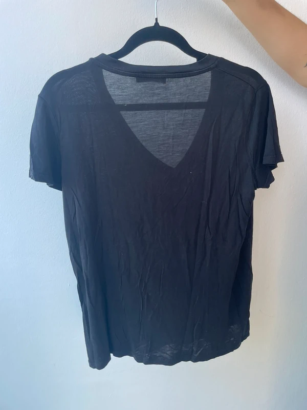 T shirt col V noir Zara - photo numéro 2