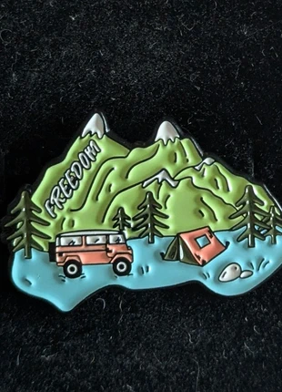 Pin's montagne, condition: Very good, €2.80, €3.64 includes Buyer Protection