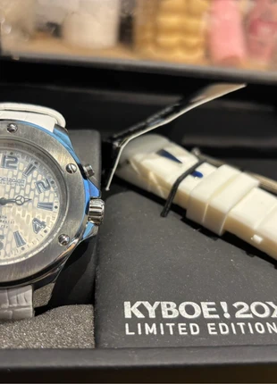 Kyboe horloge, merk: Kyboe, staat: Nieuw met prijskaartje, maat: 47 mm & groter, € 125,00, € 131,95 inclusief Kopersbescherming