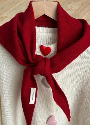 Écharpe triangulaire 100% laine rouge vif, merk: Lana, staat: Nieuw zonder prijskaartje, € 30,00, € 32,20 inclusief Kopersbescherming Pro