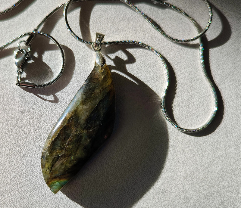 Pendentif en labradorite 2