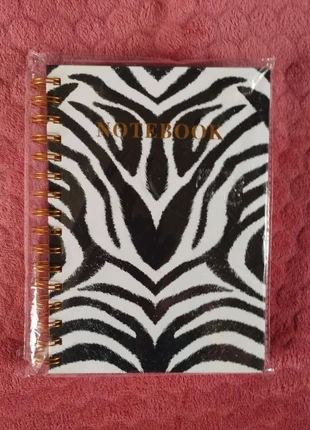 📝 Carnet zébré Couverture rigide et spirale dorées, marque: Notebook, état: Neuf avec étiquette, 2,00 €, 2,80 € Protection acheteurs incluse