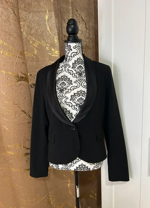 Blazer Etam noir satiné sur le devant, marque: Etam, état: Très bon état, taille: S / 36 / 8, 10,00 €, 11,20 € Protection acheteurs incluse