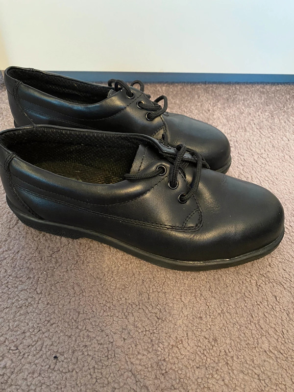 Ladies toe protectors safety shoes - Vinted