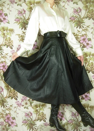 jupe longue évasée en cuir vintage taille haute, brand: Vintage, condition: Very good, size: XL / 42 / 14, €59.00, €62.65 includes Buyer Protection Pro