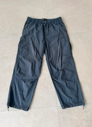 Zara cargo pants size L, merk: Zara, staat: Heel goed, maat: L, € 10,00, € 11,20 inclusief Kopersbescherming