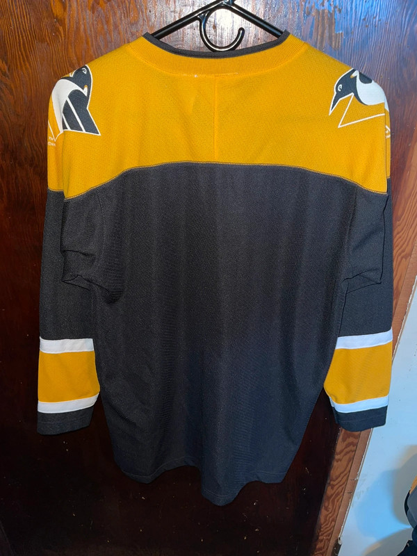 NHL Winning Goal Mighty Mac Sports Pittsburgh Penguins Hockey Jersey Youth Used. 2