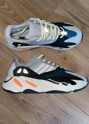 Adidas Yeezy Boost 700 neuves taille 43, marca: Yeezy, estado: Novo sem etiquetas, tamanho: 43, €60.00, €63.70 inclui Proteção do Comprador