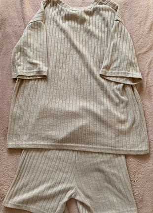 Ensemble t shirt oversize + short « cycliste », brand: Shein, condition: Very good, size: XS / 34 / 6, €3.00, €3.85 includes Buyer Protection