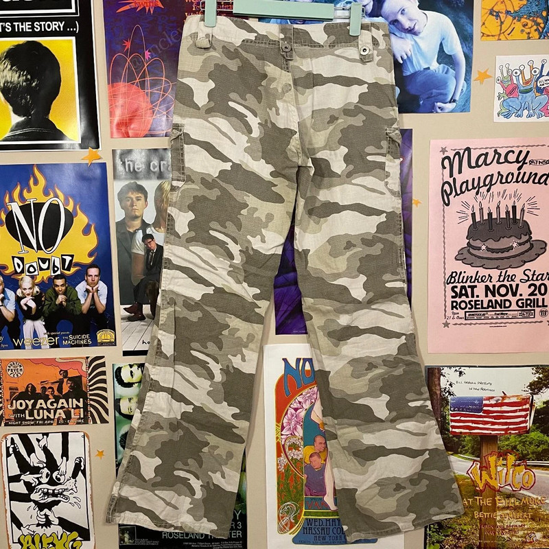 Low Rise Flare Camo Cargo Pants 4