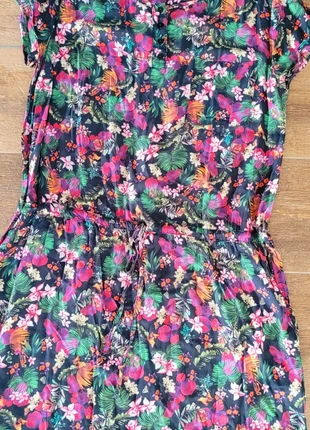 Robe fleurie 40, marke: C'est beau la vie, zustand: Sehr gut, größe: L / 40 / 12, 5,00 €, 5,95 € inklusive Vinted-Käuferschutz