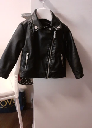 Giacca ecopelle bimba , marke: Primark, zustand: Sehr gut, größe: 9-12 Monate / 74, 10,00 €, 11,20 € inklusive Vinted-Käuferschutz