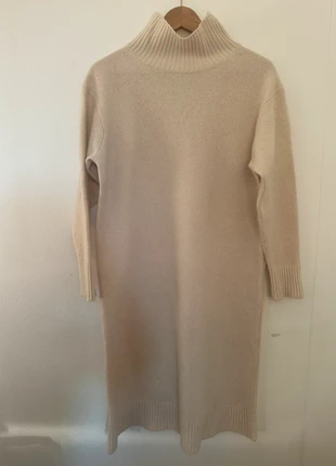 Winter dress 100 % wool, marque: Uniqlo, état: Neuf sans étiquette, taille: S / 36 / 8, 100,00 €, 105,70 € Protection acheteurs incluse