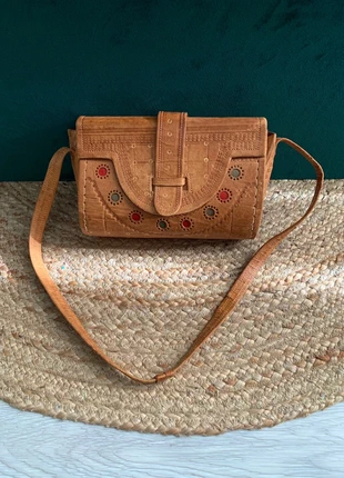 Petit sac cuir artisanal camel, merk: Fabrication Artisanale, staat: Goed, € 9,00, € 10,15 inclusief Kopersbescherming Pro