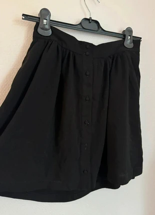 Jupe noire à boutons, marke: Etam, zustand: Neu, größe: S / 36 / 8, 5,00 €, 5,95 € inklusive Vinted-Käuferschutz