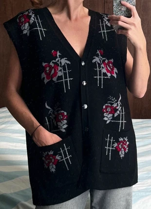 Cardigan sans manche laine fleurs strass vintage noir T.XXL, marke: Vintage, zustand: Sehr gut, größe: XXL / 44 / 16, 23,00 €, 24,85 € beinhaltet Vinted-Käuferschutz Pro