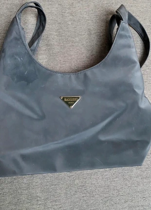 Zwarte tas, met vakken, en binnen rits, merk: Ranger's, staat: Nieuw zonder prijskaartje, € 11,00, € 12,25 inclusief Kopersbescherming