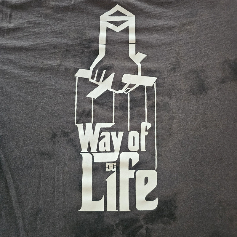 DC Way Of Life. Tshirt size Large. 3