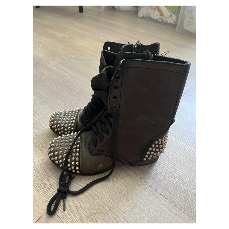 Steve Madden Green Stud Leather Combat Boots Size 6 4