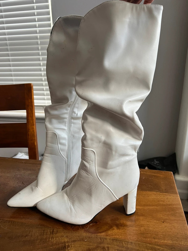 Long white boots 1