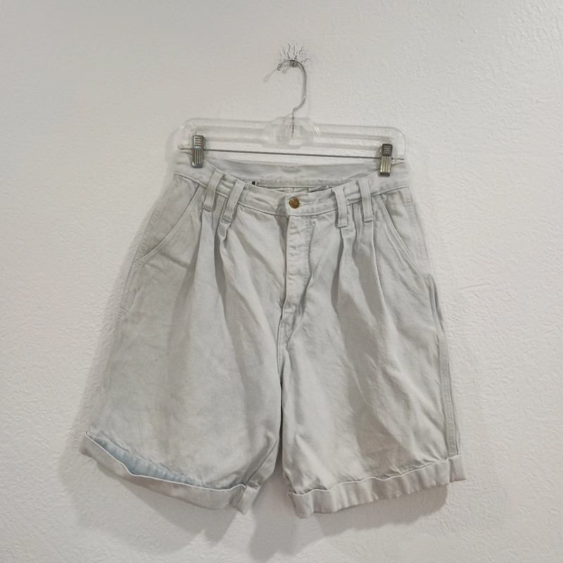 Vtg. Bill Blass Light Wash Denim Mom Shorts 1