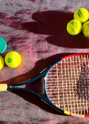 Raquette de tennis Vista + balles Artengo, zustand: Sehr gut, 10,00 €, 11,20 € inklusive Vinted-Käuferschutz