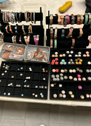 Set / partij met leren armbanden en schuivers, brand: Cuoio, condizioni: Nuovo senza cartellino, €40.00, €42.70 include la Protezione acquisti