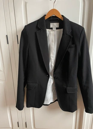 Schwarzer Blazer gr 36, marque: H&M, état: Bon état, taille: S / 36 / 8, 6,00 €, 7,00 € Protection acheteurs incluse