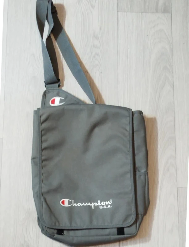 Sac bandoulière grand format Champion U.S.A plusieurs poches