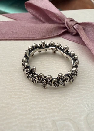 Pandora daisy ring 52, brand: Pandora, condition: Very good, size: Adjustable, £12.00, £13.30 includes Buyer Protection