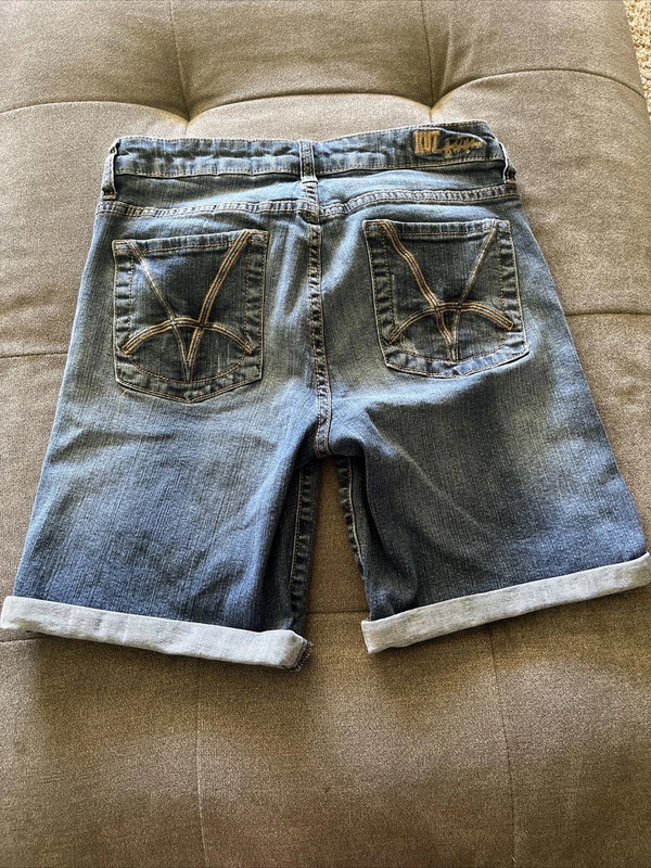 Kut From The Kloth Size 8 Distressed Size 8 Bermuda Jean Shorts 5