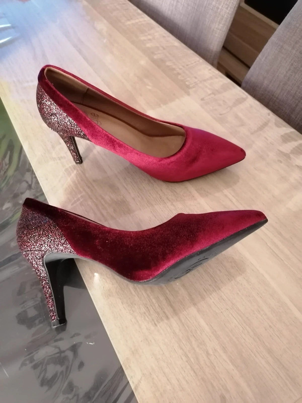 Escarpins en daim Rouge bordeaux. Vinted