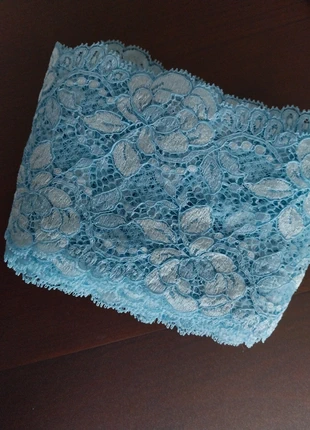 Dentelle de Calais bleu 7 mètres, marque: Vintage Boutique, état: Neuf sans étiquette, 6,00 €, 7,00 € Protection acheteurs incluse