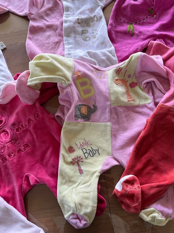 Lot pyjama velours fille 1 mois 54 cm - photo numéro 6