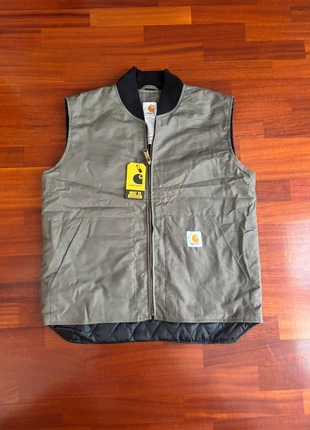 Work jacket Carhartt senza maniche verde, brand: Carhartt, condizioni: Nuovo con cartellino, taglia: M, €60.00, €63.70 include la Protezione acquisti