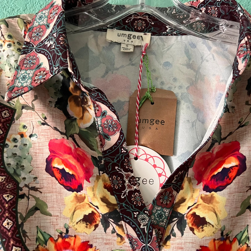 NWT Umgee small floral blouse 3